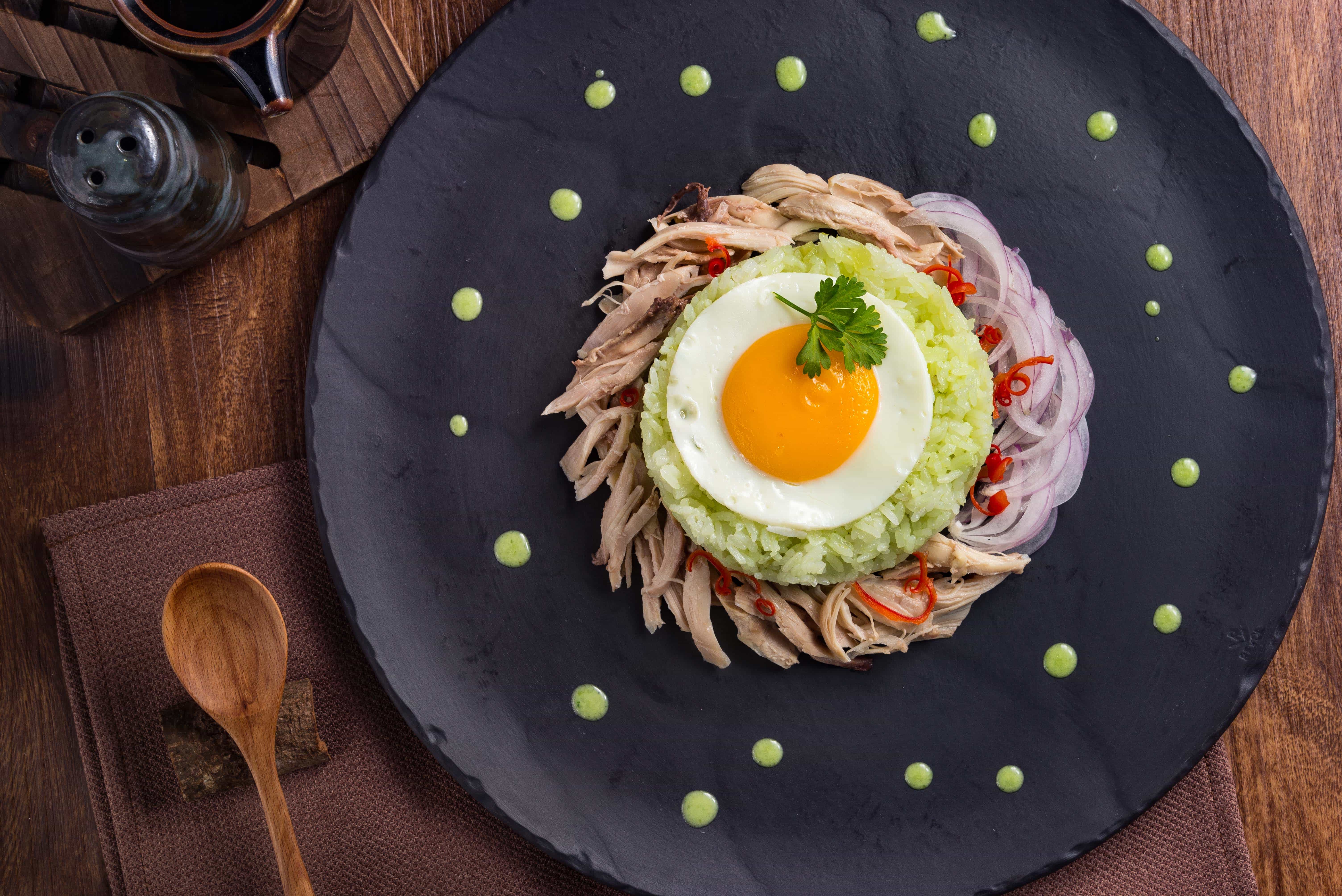 Cơm Chiên Cà Ri Xanh Với Gà Xé