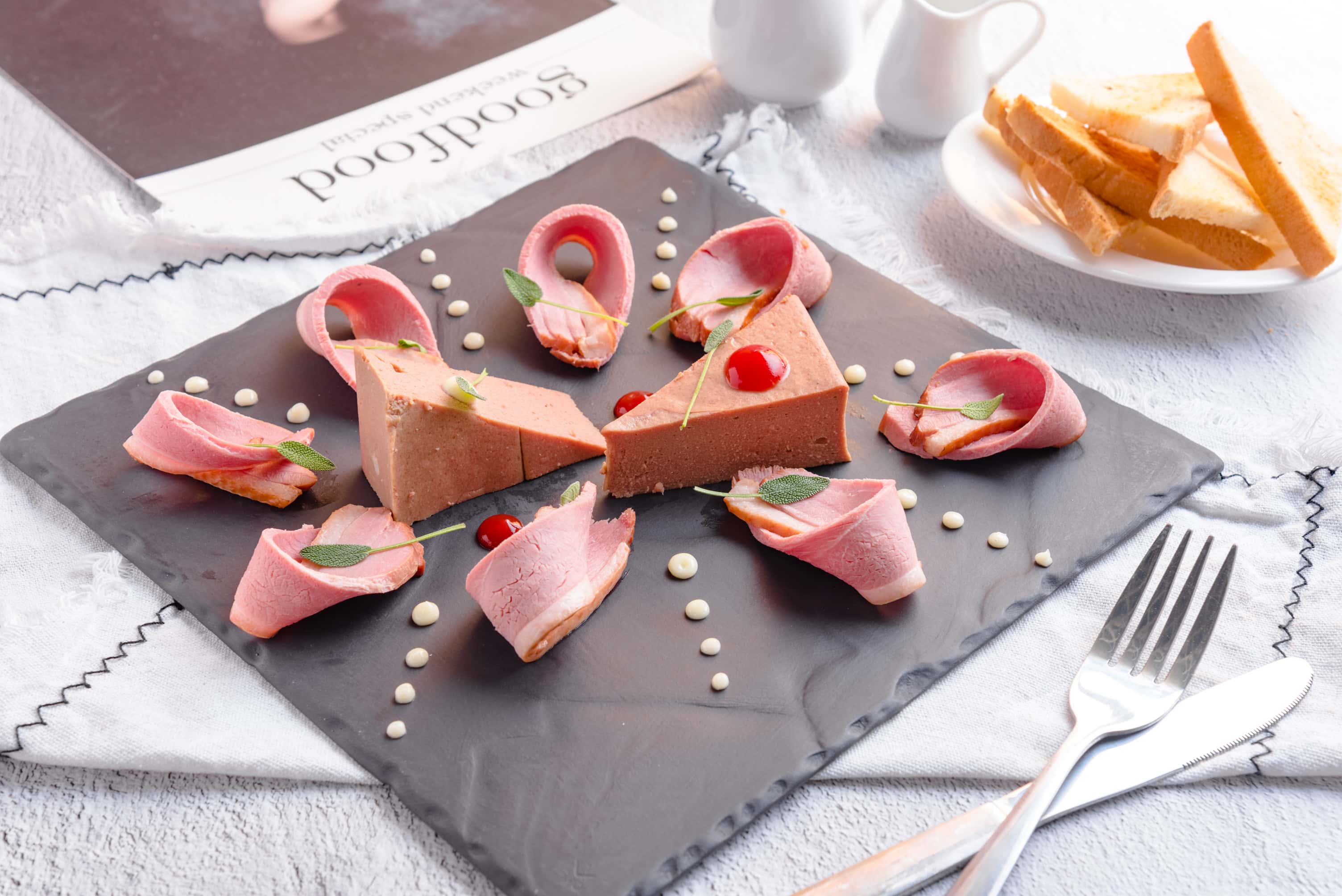 Parfait gan vịt ăn kèm ức vịt xông khói